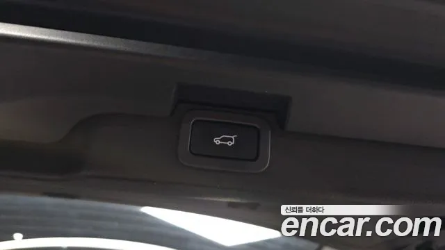Land Rover Discovery 2018 — фото 20