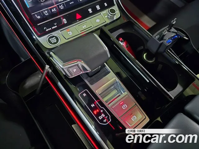 Audi A8 2021 — фото 10