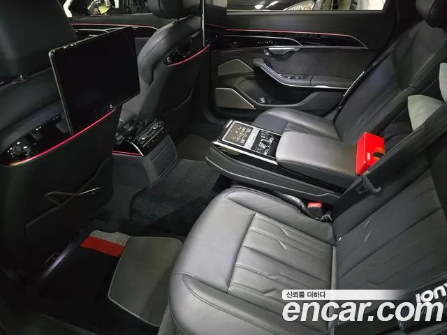 Audi A8 2021 — фото 16