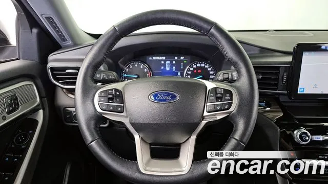Ford Explorer 2022 — фото 19