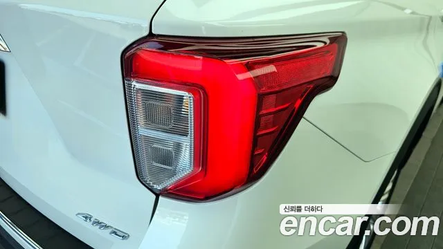 Ford Explorer 2022 — фото 9