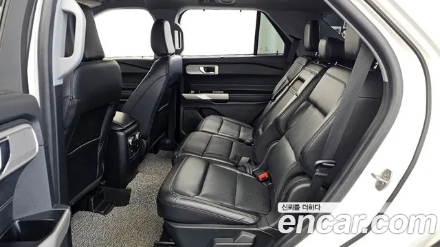 Ford Explorer 2022 — фото 16