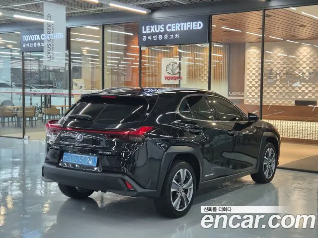 Lexus UX 2022 — фото 2