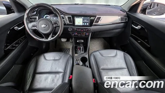 Kia Niro 2017 — фото 10