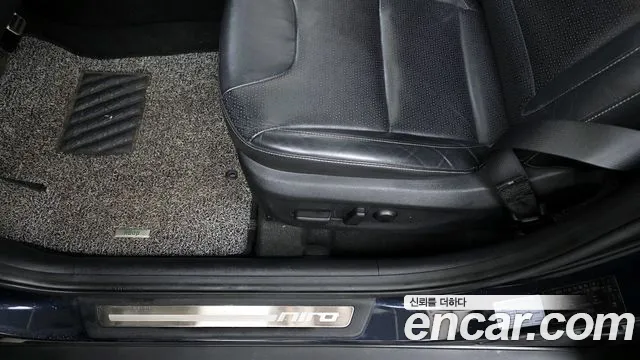 Kia Niro 2017 — фото 16