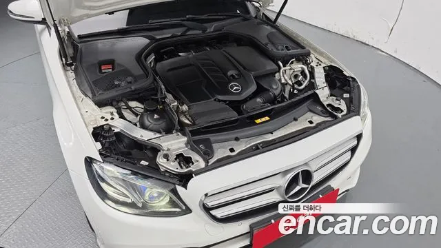 Mercedes-Benz E-Class 2017 — фото 6