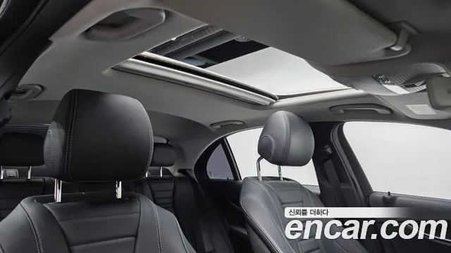 Mercedes-Benz E-Class 2017 — фото 13