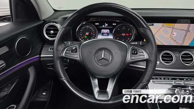 Mercedes-Benz E-Class 2017 — фото 15