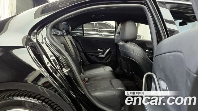 Mercedes-Benz A-Class 2021 — фото 17