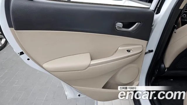 Hyundai Kona 2018 — фото 15