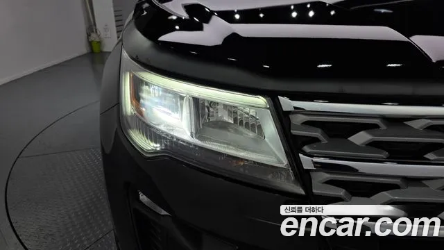 Ford Explorer 2018 — фото 8