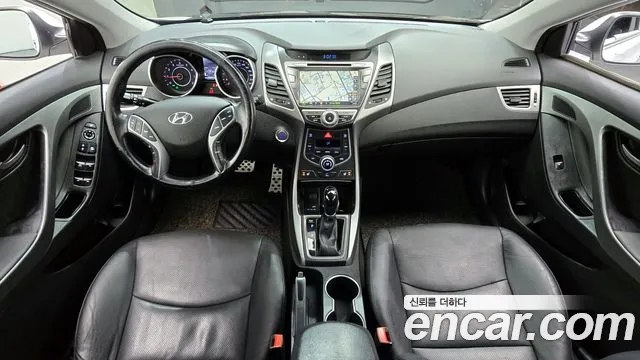 Hyundai AVANTE 2016 — фото 7