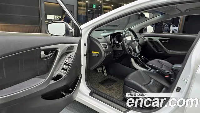 Hyundai AVANTE 2016 — фото 10