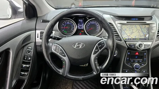 Hyundai AVANTE 2016 — фото 13