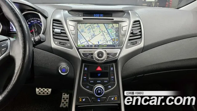 Hyundai AVANTE 2016 — фото 14