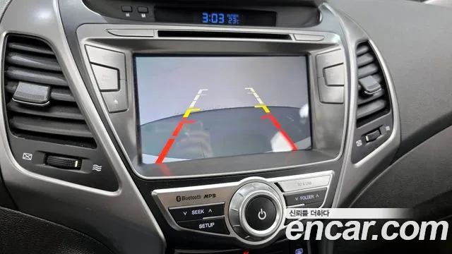 Hyundai AVANTE 2016 — фото 15