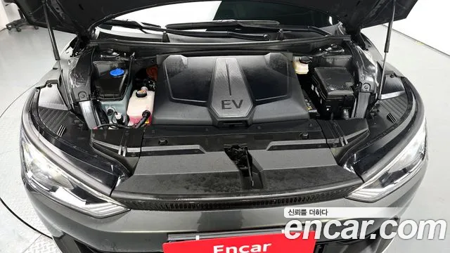 Kia EV6 2023 — фото 6