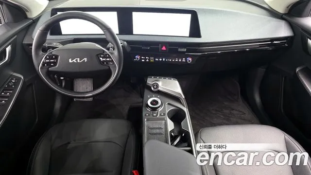 Kia EV6 2023 — фото 10