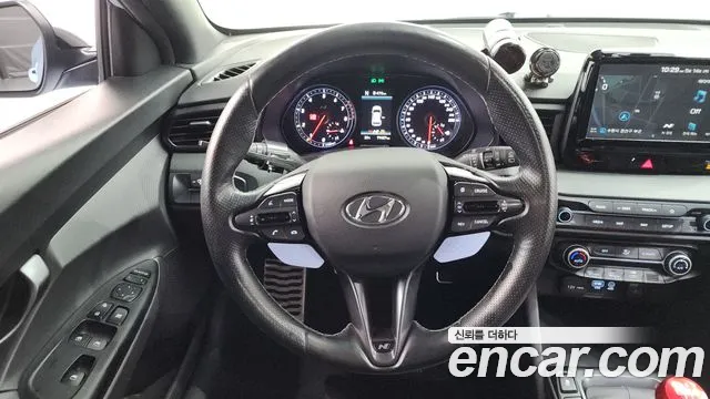 Hyundai Veloster 2019 — фото 13