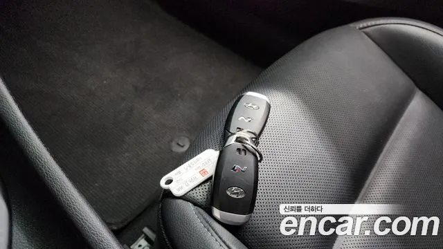 Hyundai Veloster 2019 — фото 15