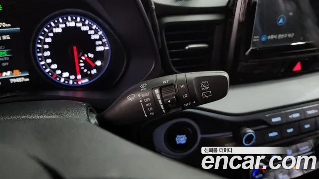 Hyundai Veloster 2019 — фото 19