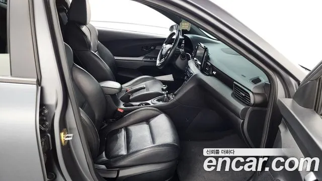 Hyundai Veloster 2020 — фото 16