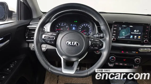 Kia Stonic 2018 — фото 18