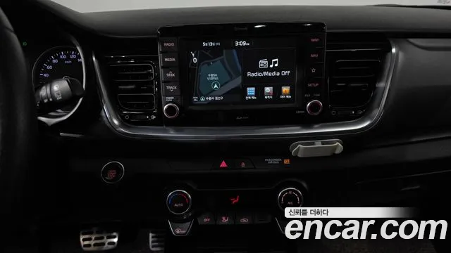 Kia Stonic 2018 — фото 19