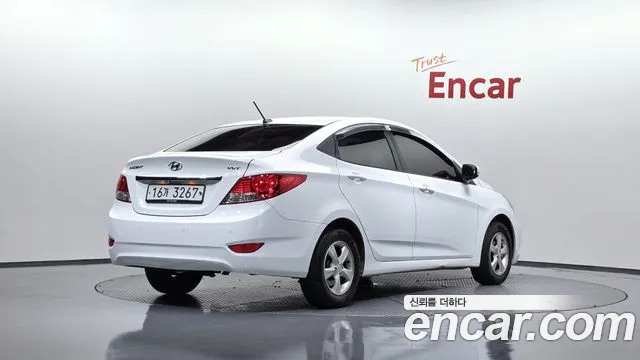 Hyundai Accent 2012 — фото 2