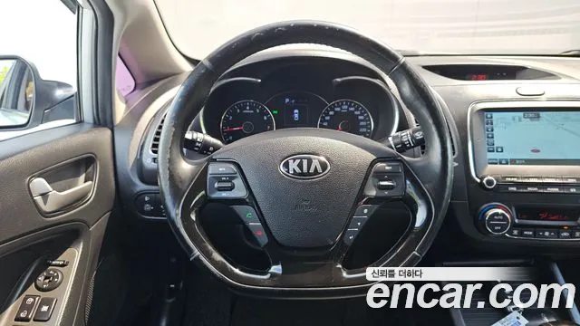 Kia K3 2017 — фото 12