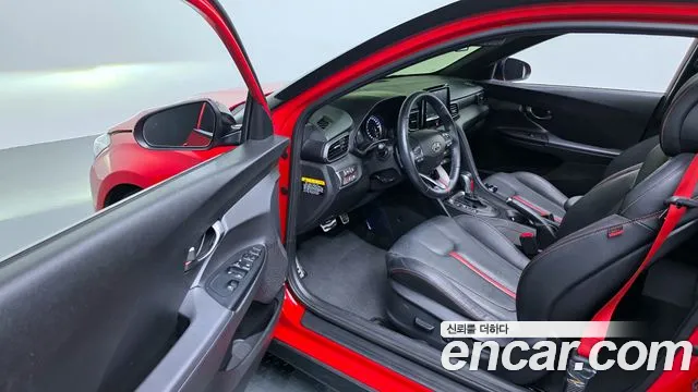 Hyundai Veloster 2018 — фото 13