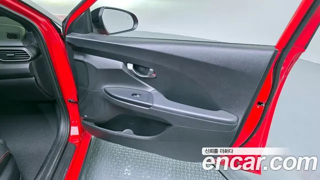 Hyundai Veloster 2018 — фото 15