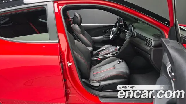 Hyundai Veloster 2018 — фото 16