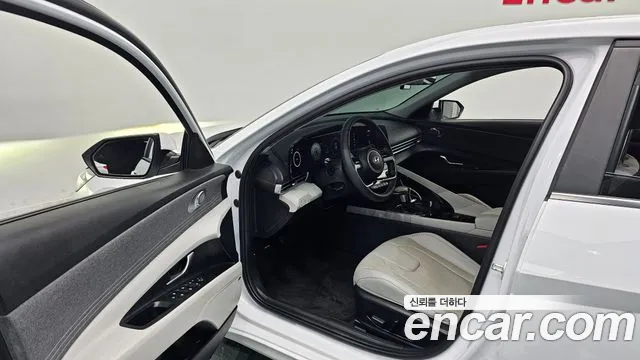 Hyundai AVANTE 2021 — фото 10