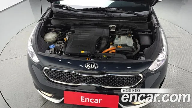 Kia Niro 2017 — фото 6