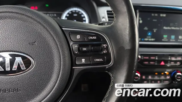 Kia Niro 2017 — фото 17