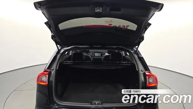 Kia Niro 2017 — фото 20