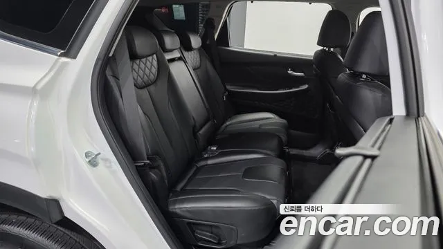 Hyundai Santafe 2023 — фото 18