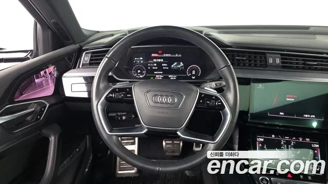 Audi e-tron 2023 — фото 13