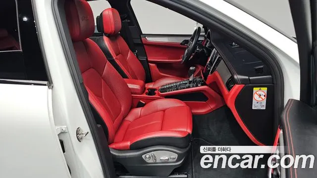 Porsche Macan 2018 — фото 15
