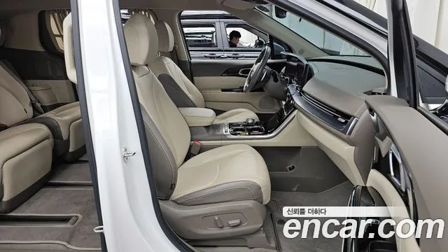 Kia Canival 2021 — фото 17