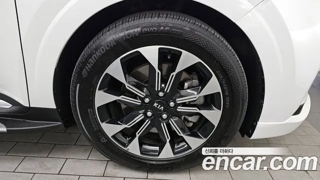 Kia Canival 2021 — фото 7