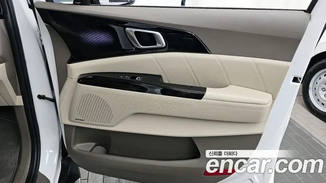 Kia Canival 2021 — фото 15