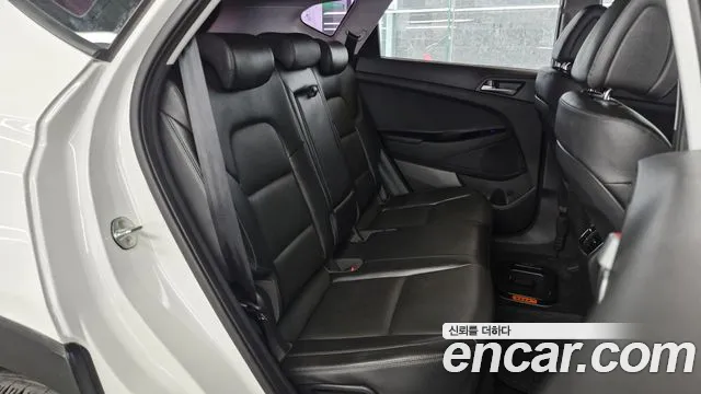 Hyundai Tucson 2018 — фото 12