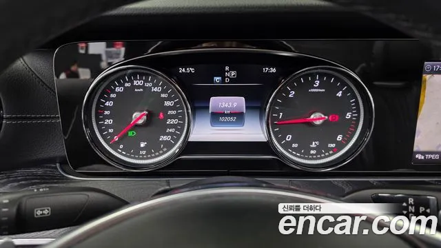 Mercedes-Benz E-Class 2018 — фото 11
