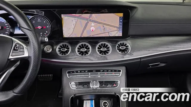 Mercedes-Benz E-Class 2018 — фото 20