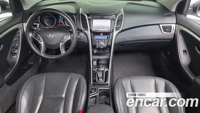 Hyundai i30 2015 — фото 10