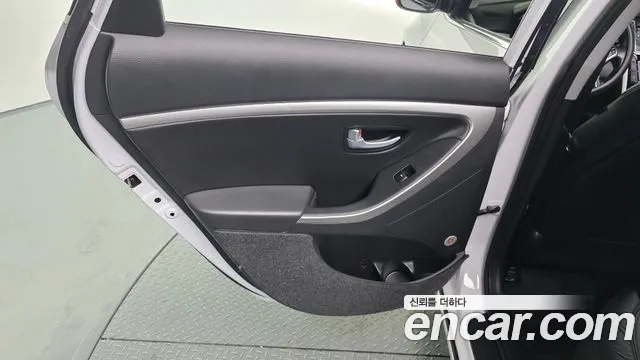 Hyundai i30 2015 — фото 15
