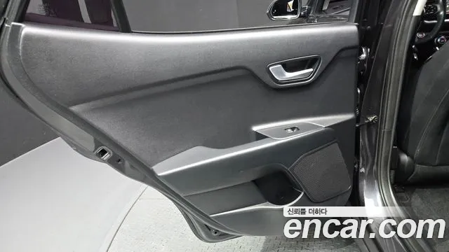 Kia Stonic 2018 — фото 15