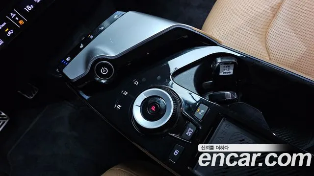 Kia EV6 2023 — фото 12